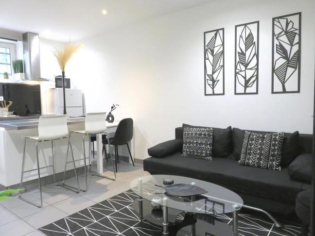 T2 réaménagé pour la location courte durée · Clermont-Ferrand — après